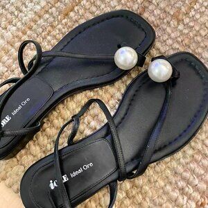 Black Flat Sandal with Pearl Size 5.5